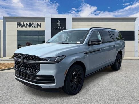 New 2026 Lincoln Navigator L Reserve AWD/4WD image 3