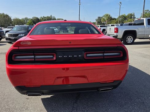 Used 2022 Dodge Challenger SXT RWD image 5
