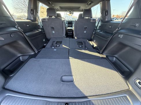 New 2025 Jeep Grand Cherokee L Laredo w/ Luxury Tech Group I AWD/4WD image 16