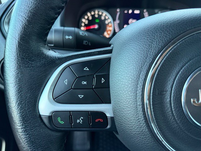 Used 2023 Jeep Renegade Latitude w/ Premium Group AWD/4WD image 17