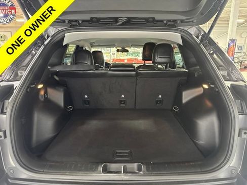 Used 2019 Jeep Cherokee Latitude Plus AWD/4WD image 31