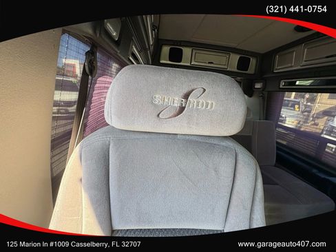 Used 2003 Ford E-150 and Econoline 150 Commercial Van 3D image 32