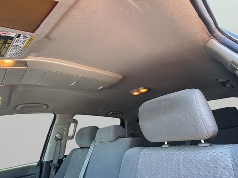 Used 2012 Toyota Tundra 4x4 CrewMax w/ Tow Pkg image 31