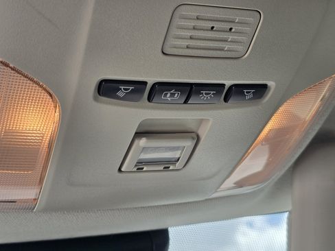 Used 2020 Toyota Corolla LE image 21