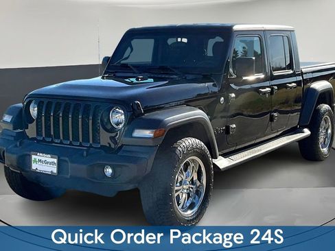 Used 2020 Jeep Gladiator Sport w/ Quick Order Package 24S image 3