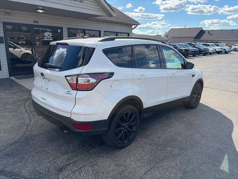 Used 2017 Ford Escape SE w/ SE Sport Appearance Package FWD image 7