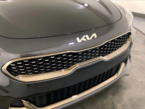 Used 2022 Kia Stinger GT1 w/ Red Interior Color Package AWD/4WD image 28