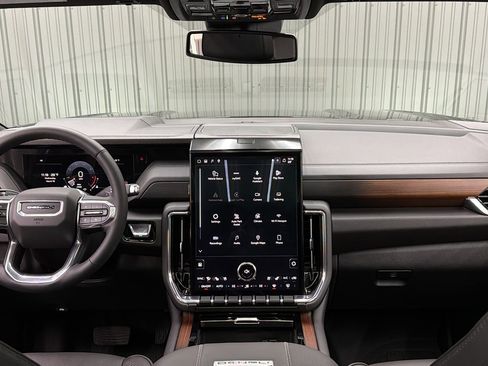 Used 2026 GMC Yukon Denali w/ Sun & Power Step Package image 34