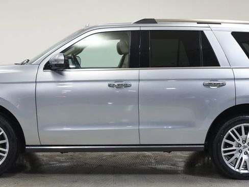 Used 2024 Ford Expedition Limited AWD/4WD image 11