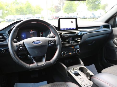 Certified 2025 Ford Escape ST-Line Select AWD/4WD image 27