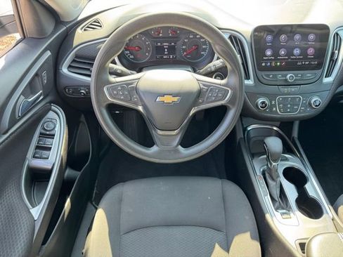 Used 2023 Chevrolet Malibu LT FWD image 13
