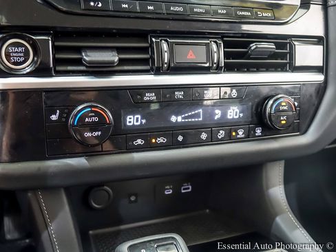 Used 2023 Nissan Pathfinder SL w/ Black Appearance Package AWD/4WD image 24