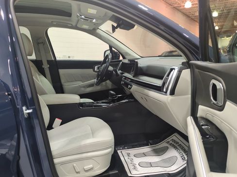 Certified 2024 Kia Sorento SX AWD/4WD image 9