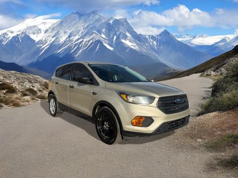 Used 2018 Ford Escape S image 7