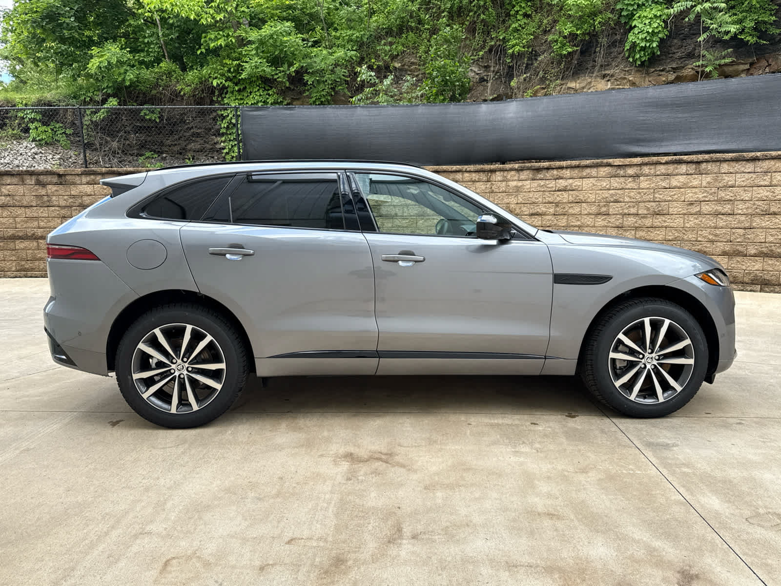 Used 2026 Jaguar F-PACE R-Dynamic S AWD/4WD image 7