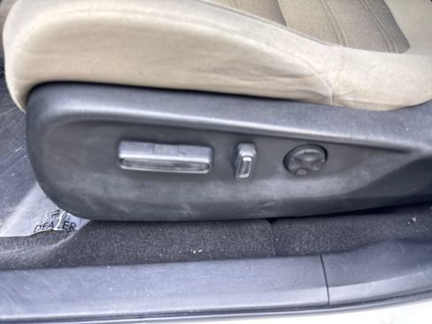 Used 2017 Honda CR-V EX image 31