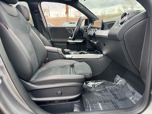 Certified 2021 Mercedes-Benz GLB 250 4MATIC image 25