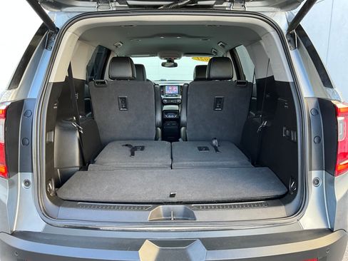 Used 2021 GMC Acadia SLT w/ Elevation Edition image 28