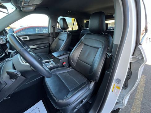 Used 2023 Ford Explorer Limited image 40