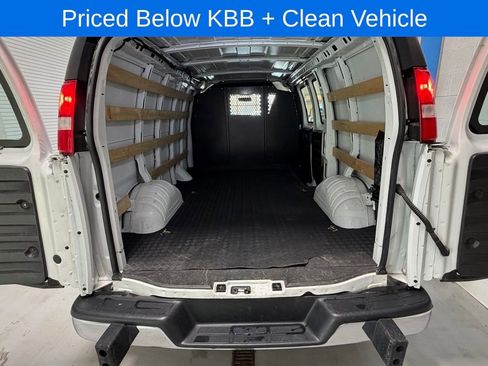 Used 2024 Chevrolet Express 2500 w/ Driver Convenience Package image 14