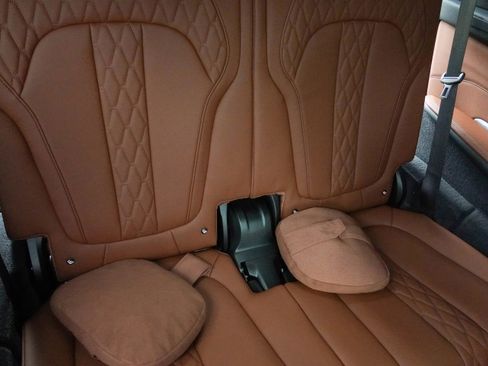 Used 2024 BMW X7 M60i w/ Executive Package image 39