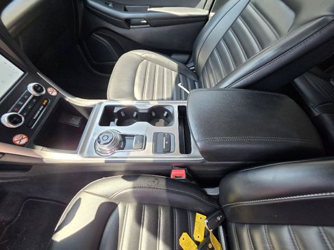 Used 2024 Ford Edge SEL AWD/4WD image 12