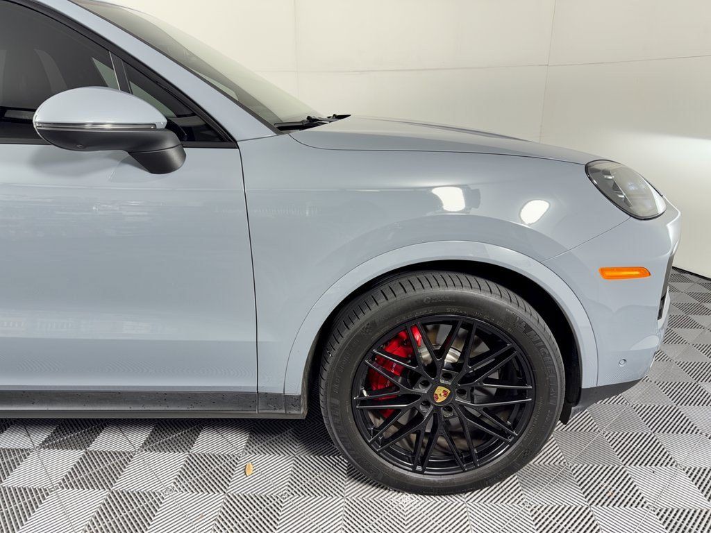 Certified 2024 Porsche Cayenne S AWD/4WD image 13