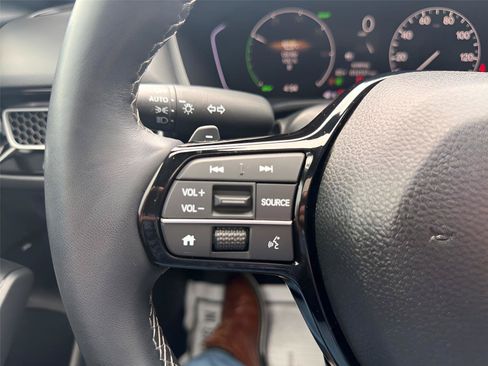 Used 2025 Honda Civic Sport image 30