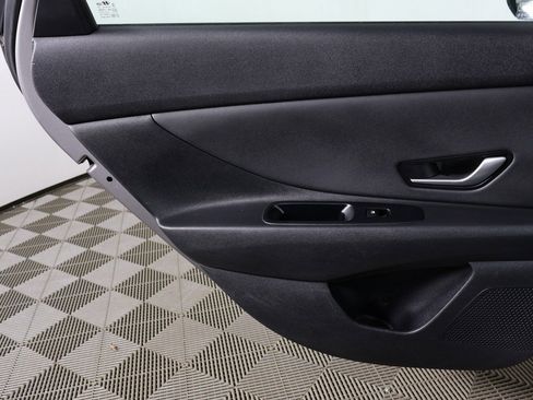 Used 2023 Hyundai Elantra SEL w/ Convenience Package image 21