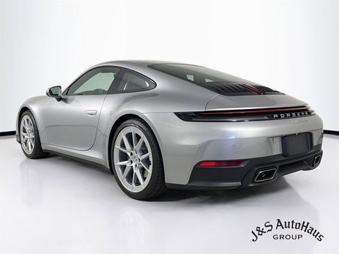 Used 2025 Porsche 911 Carrera RWD image 5