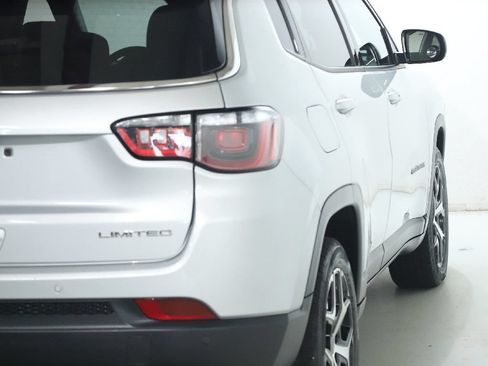 Used 2025 Jeep Compass Limited AWD/4WD image 45