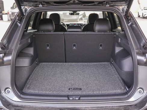 New 2026 Volkswagen Tiguan SE R-Line FWD image 12