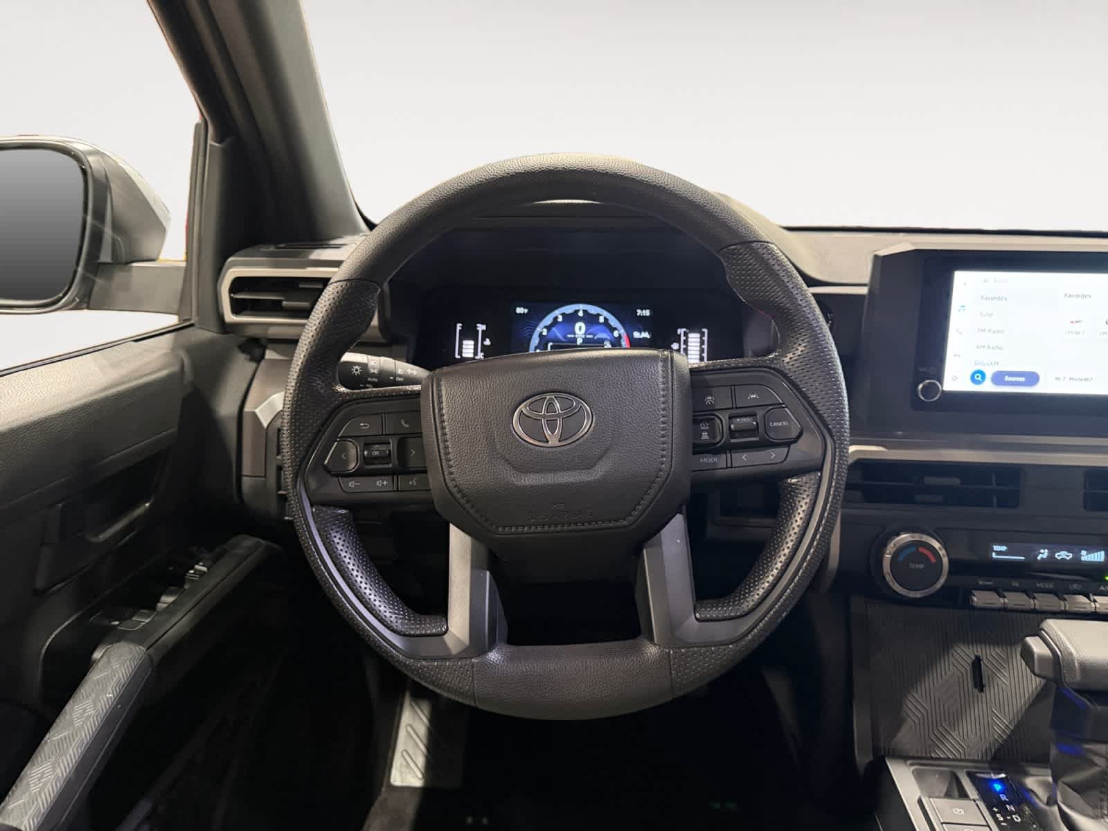 Used 2025 Toyota Tacoma SR5 AWD/4WD image 13