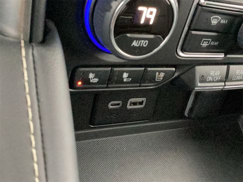 Used 2024 Chevrolet Tahoe Premier image 27