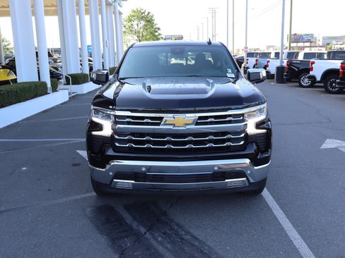 Used 2025 Chevrolet Silverado 1500 LTZ w/ LTZ Convenience Package II AWD/4WD image 3