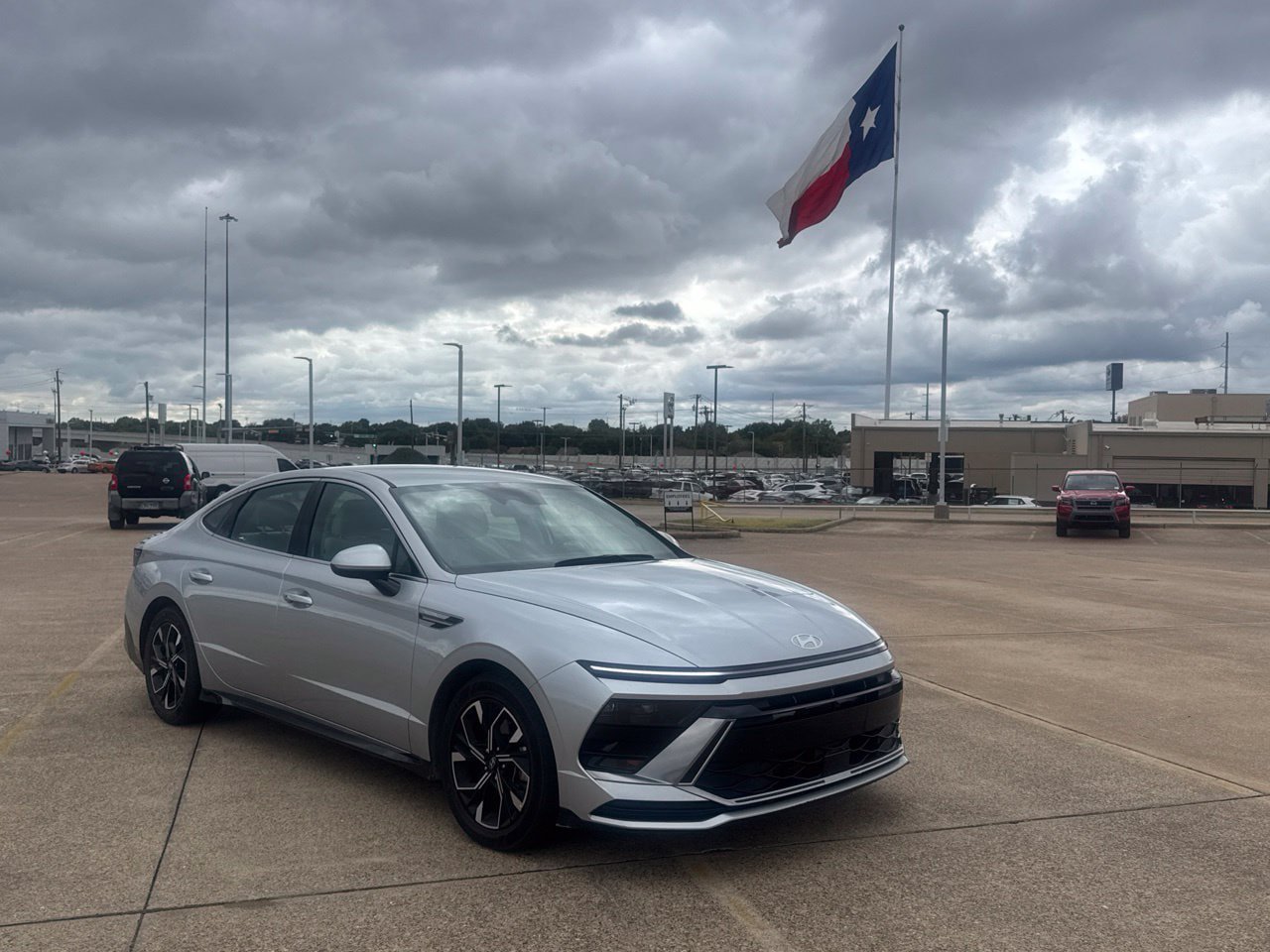 Used 2025 Hyundai Sonata SEL FWD image 1