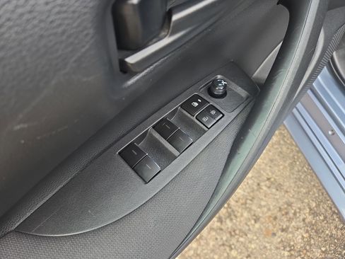 Used 2022 Toyota Corolla LE image 13