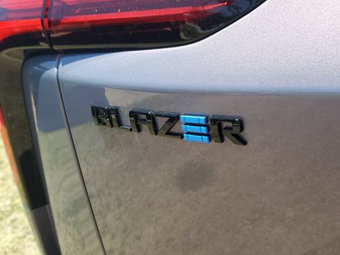 Used 2026 Chevrolet Blazer EV LT w/ Midnight/Sport Edition FWD image 9