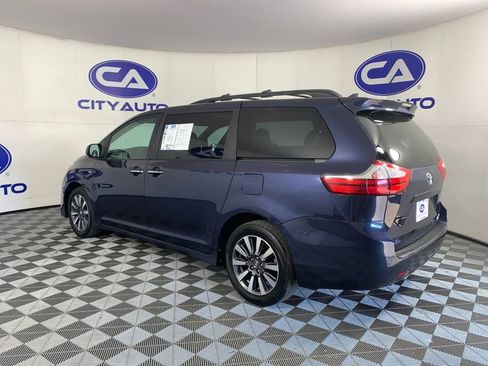 Used 2018 Toyota Sienna XLE Premium image 5
