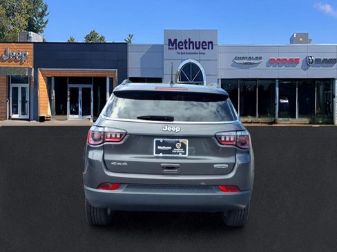 Used 2022 Jeep Compass Latitude AWD/4WD image 5