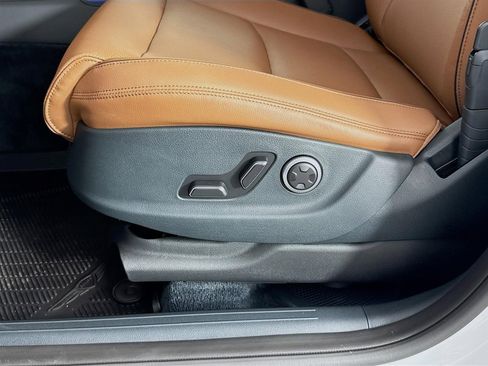 New 2026 Genesis GV70 2.5T Advanced w/ G1 Accessory Package image 22