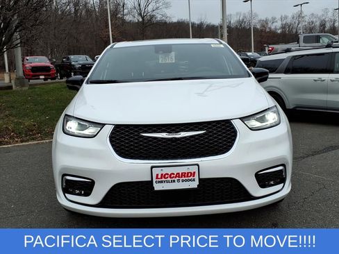 New 2026 Chrysler Pacifica Select image 2