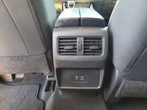 Certified 2023 Nissan Rogue SV FWD image 17