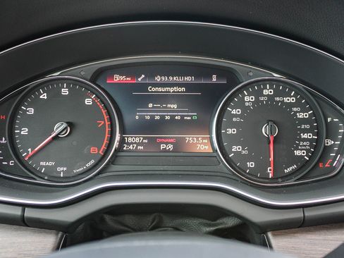 Used 2024 Audi Q5 2.0T Premium image 24