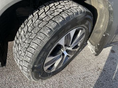 Certified 2022 Toyota Highlander XLE image 10