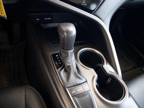 Used 2024 Toyota Camry SE FWD image 12