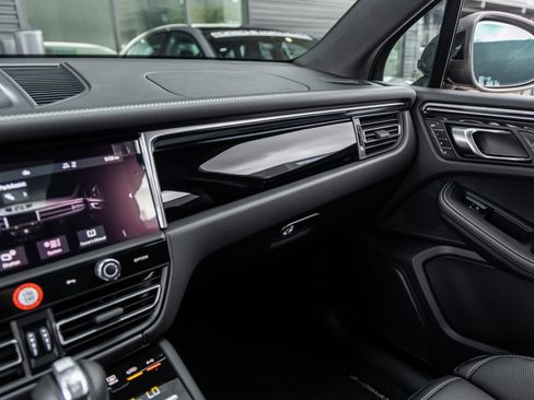 New 2026 Porsche Macan Turbo image 34