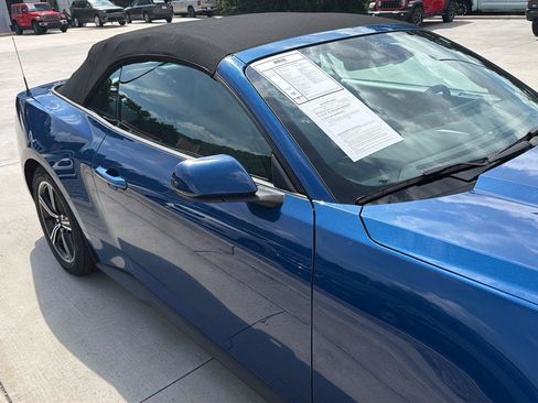 Used 2024 Ford Mustang Convertible RWD image 37