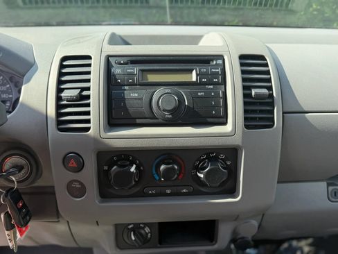 Used 2008 Nissan Frontier SE w/ SE Value Truck Pkg AWD/4WD image 26