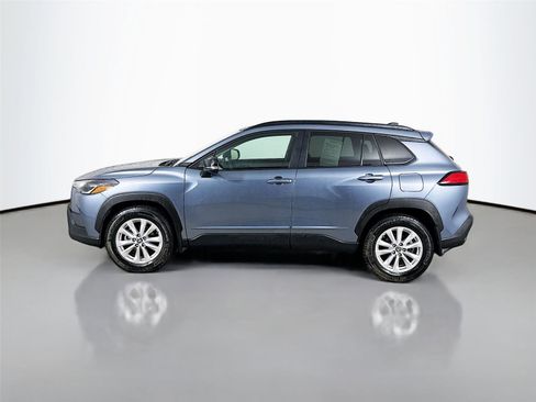 Used 2025 Toyota Corolla Cross LE w/ Moonroof Package AWD/4WD image 6